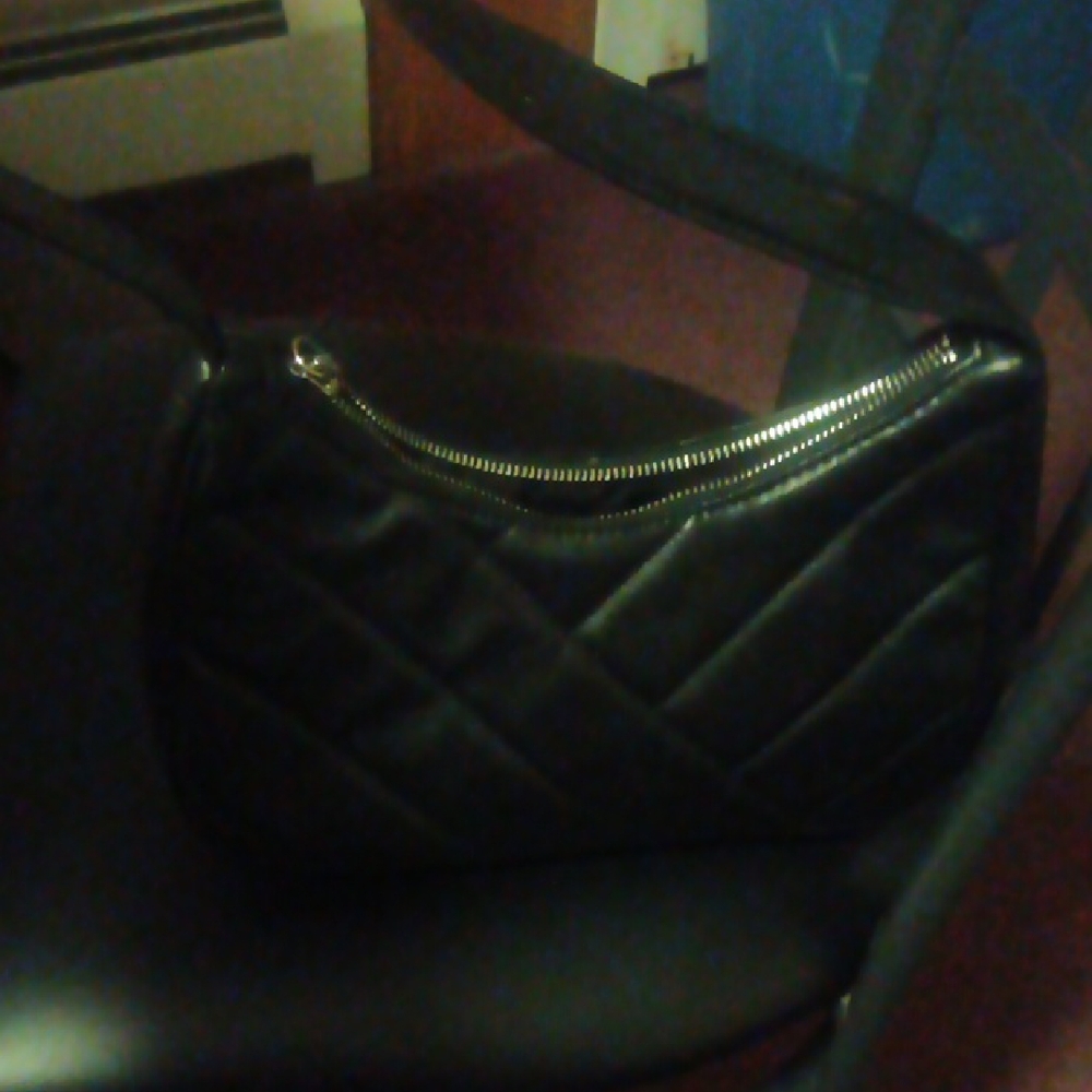 Elegant H&M Black Quilted Shoulder Bag